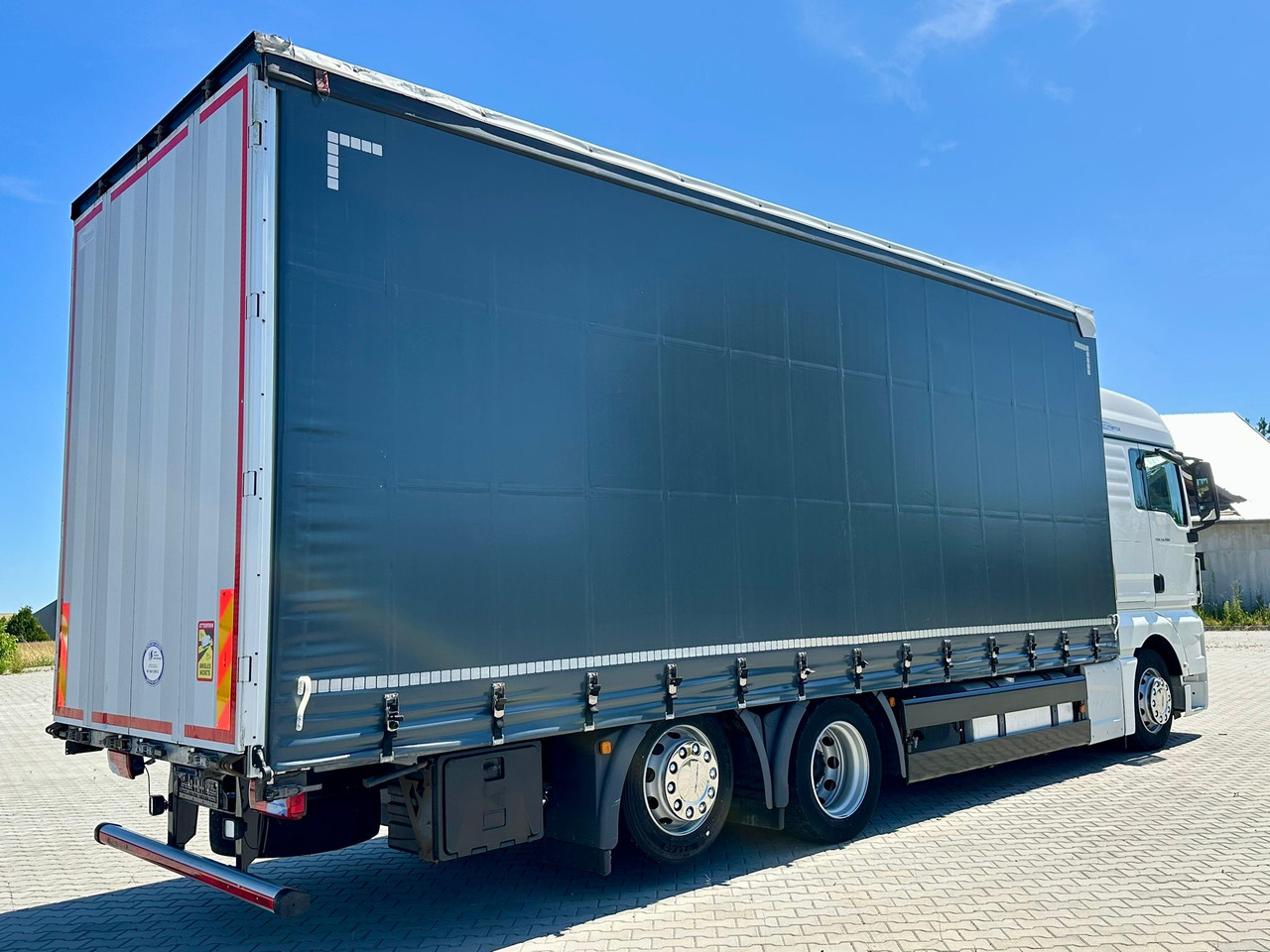 MAN TGX 26.460 / FIRANKA / 19 EUROPALET / 7.75 M / 6X2 / OŚ PODNOSZONA / AU - Plane LKW: das Bild 3 MAN TGX 26.460 / FIRANKA / 19 EUROPALET / 7.75 M / 6X2 / OŚ PODNOSZONA / AU - Plane LKW: das Bild 3