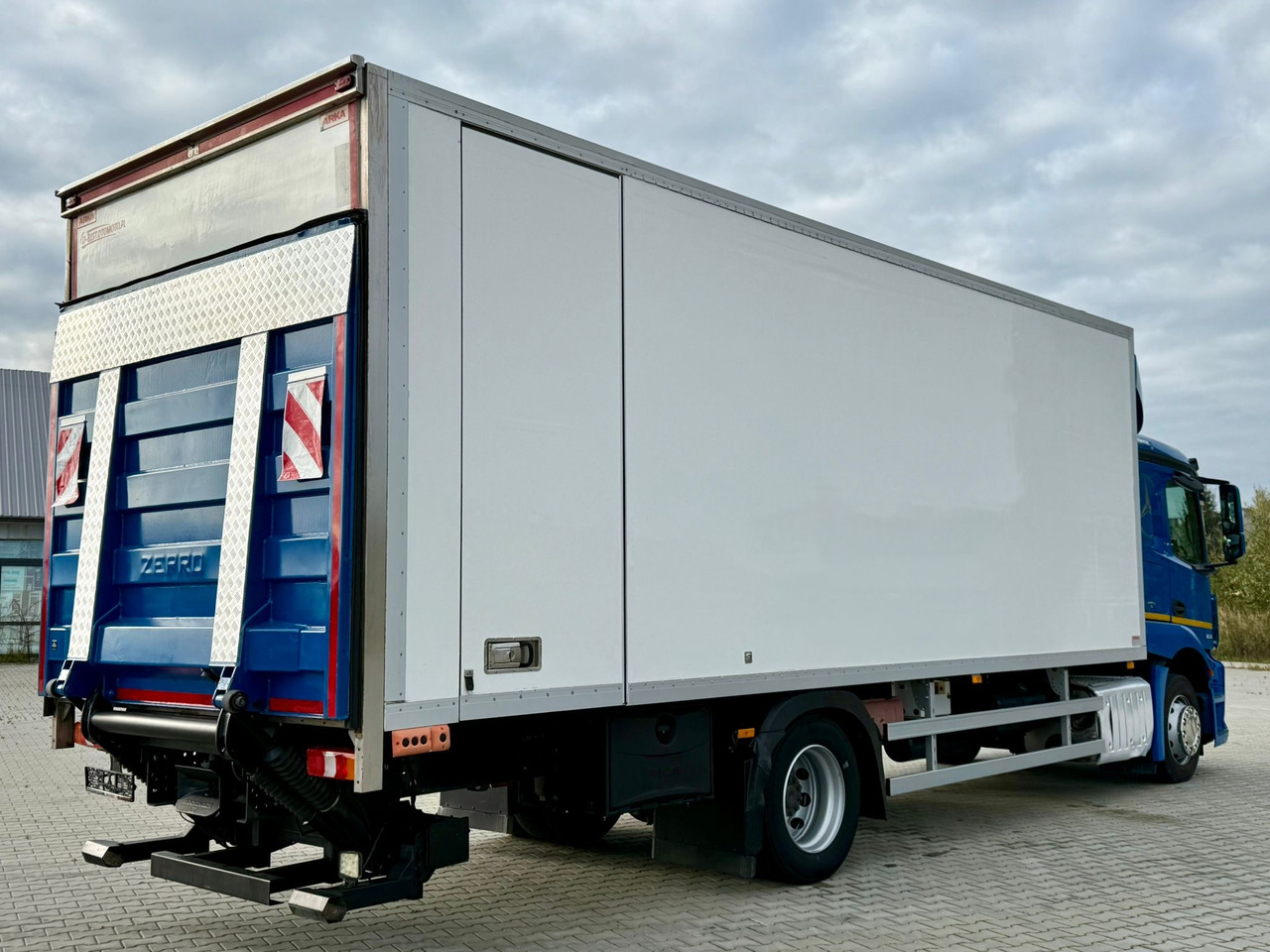 MERCEDES-BENZ ACTROS 1836 / CHŁODNIA / WINDA / 18 PALET / SILNIK 10677 cm3 / CARRIER / SYPIALKA / AUTOMAT / 2018 ROK - Kühlkoffer LKW: das Bild 3 MERCEDES-BENZ ACTROS 1836 / CHŁODNIA / WINDA / 18 PALET / SILNIK 10677 cm3 / CARRIER / SYPIALKA / AUTOMAT / 2018 ROK - Kühlkoffer LKW: das Bild 3