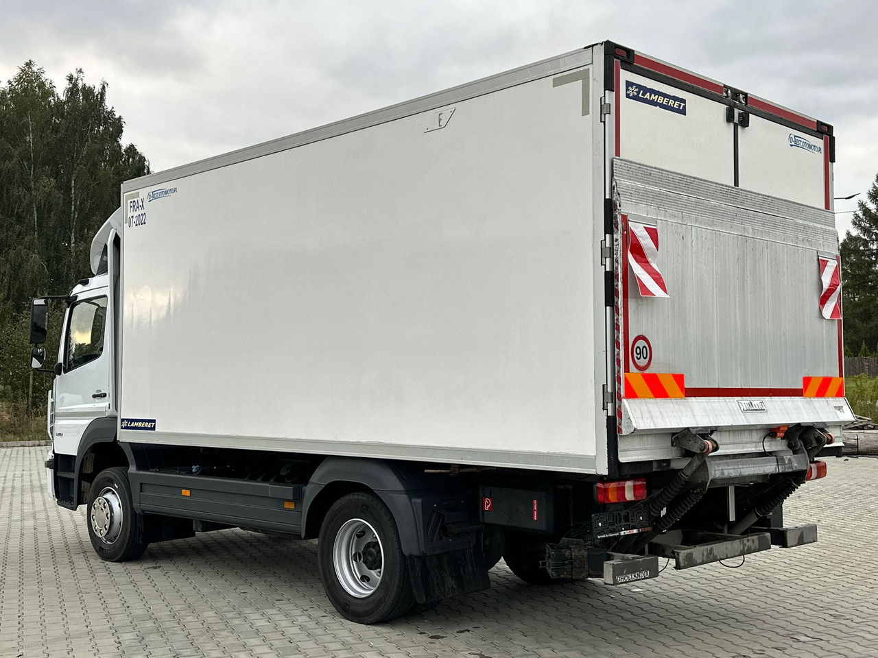 MERCEDES-BENZ ATEGO 1218 / CHŁODNIA / WINDA / 12 PALET / 5.10 M DŁUGOŚCI / AUTOMAT / LAMBERET / 5090 KG ŁADOWNOŚCI - Kühlkoffer LKW: das Bild 3 MERCEDES-BENZ ATEGO 1218 / CHŁODNIA / WINDA / 12 PALET / 5.10 M DŁUGOŚCI / AUTOMAT / LAMBERET / 5090 KG ŁADOWNOŚCI - Kühlkoffer LKW: das Bild 3