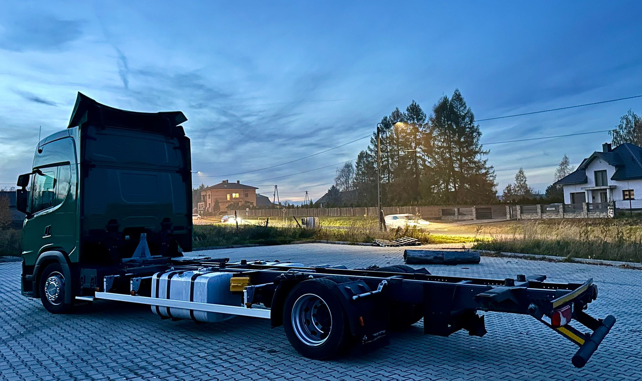 SCANIA G450 / RAMA DO ZABUDOWY / ROZSTAW 5.75 / AUTOMAT / SYPIALKA - Fahrgestell LKW: das Bild 3 SCANIA G450 / RAMA DO ZABUDOWY / ROZSTAW 5.75 / AUTOMAT / SYPIALKA - Fahrgestell LKW: das Bild 3