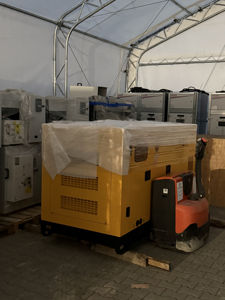 IVECO 80 kVA / 65 kW - Stromgenerator: das Bild 5 IVECO 80 kVA / 65 kW - Stromgenerator: das Bild 5