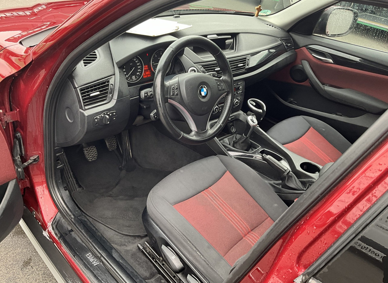 SUV/ Geländewagen BMW X1: das Bild 8