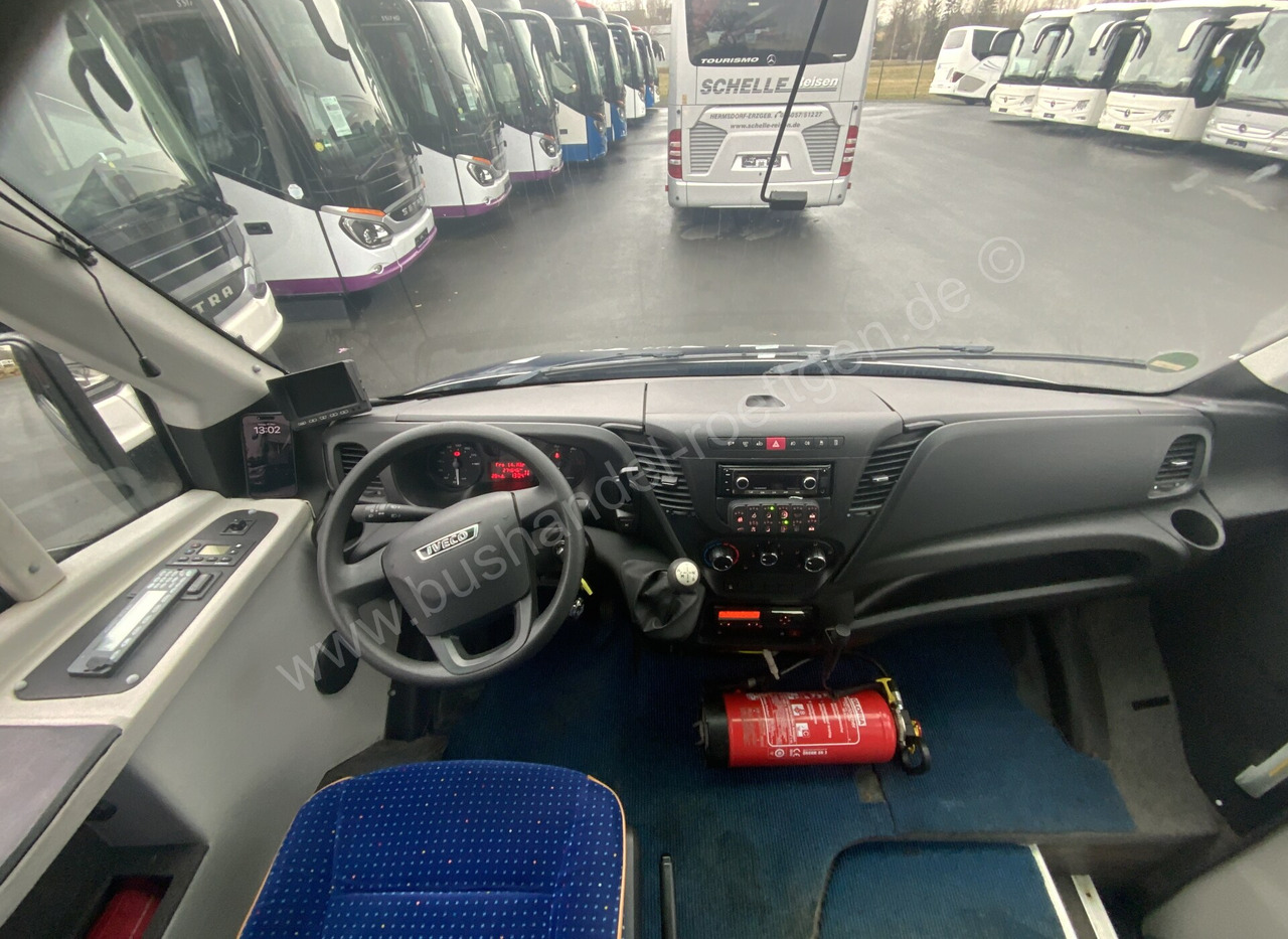 Kleinbus, Personentransporter Iveco Irisbus 70C17: das Bild 16 Kleinbus, Personentransporter Iveco Irisbus 70C17: das Bild 16