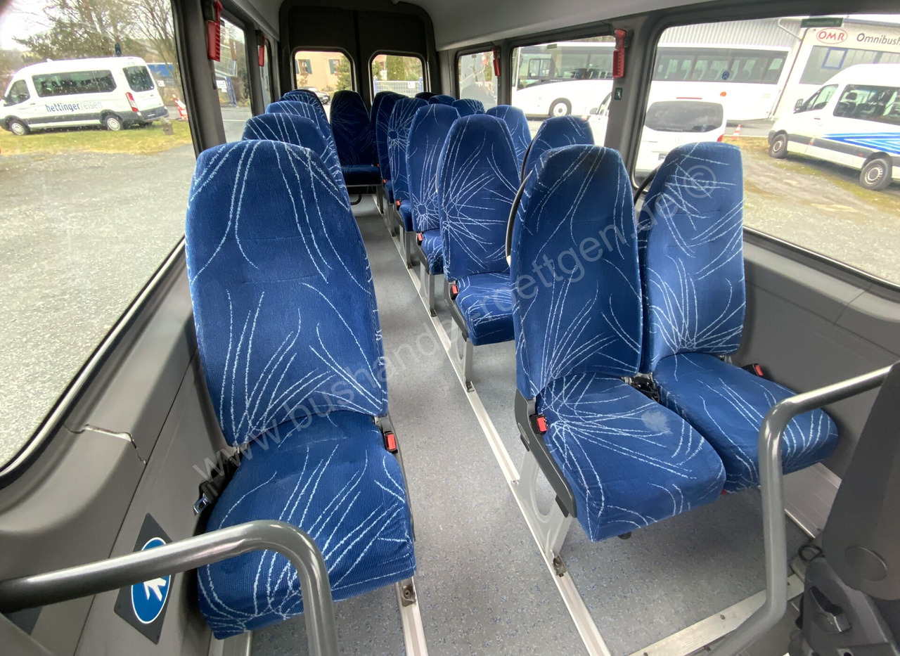 Kleinbus, Personentransporter Mercedes-Benz Transfer 45: das Bild 9