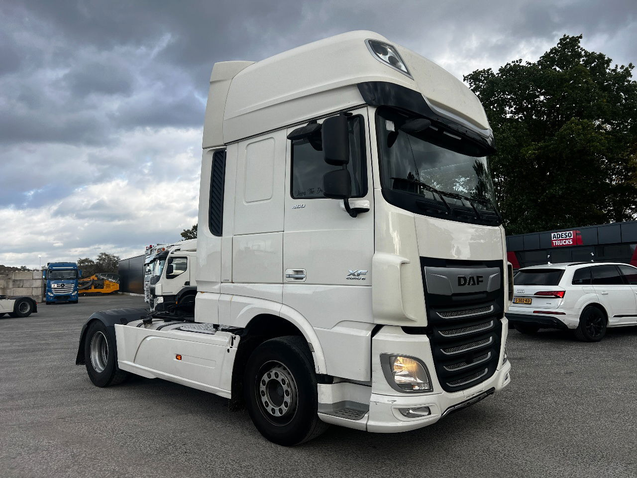 DAF XF 460 SSC, Retarder, Full spoiler - Sattelzugmaschine: das Bild 2 DAF XF 460 SSC, Retarder, Full spoiler - Sattelzugmaschine: das Bild 2