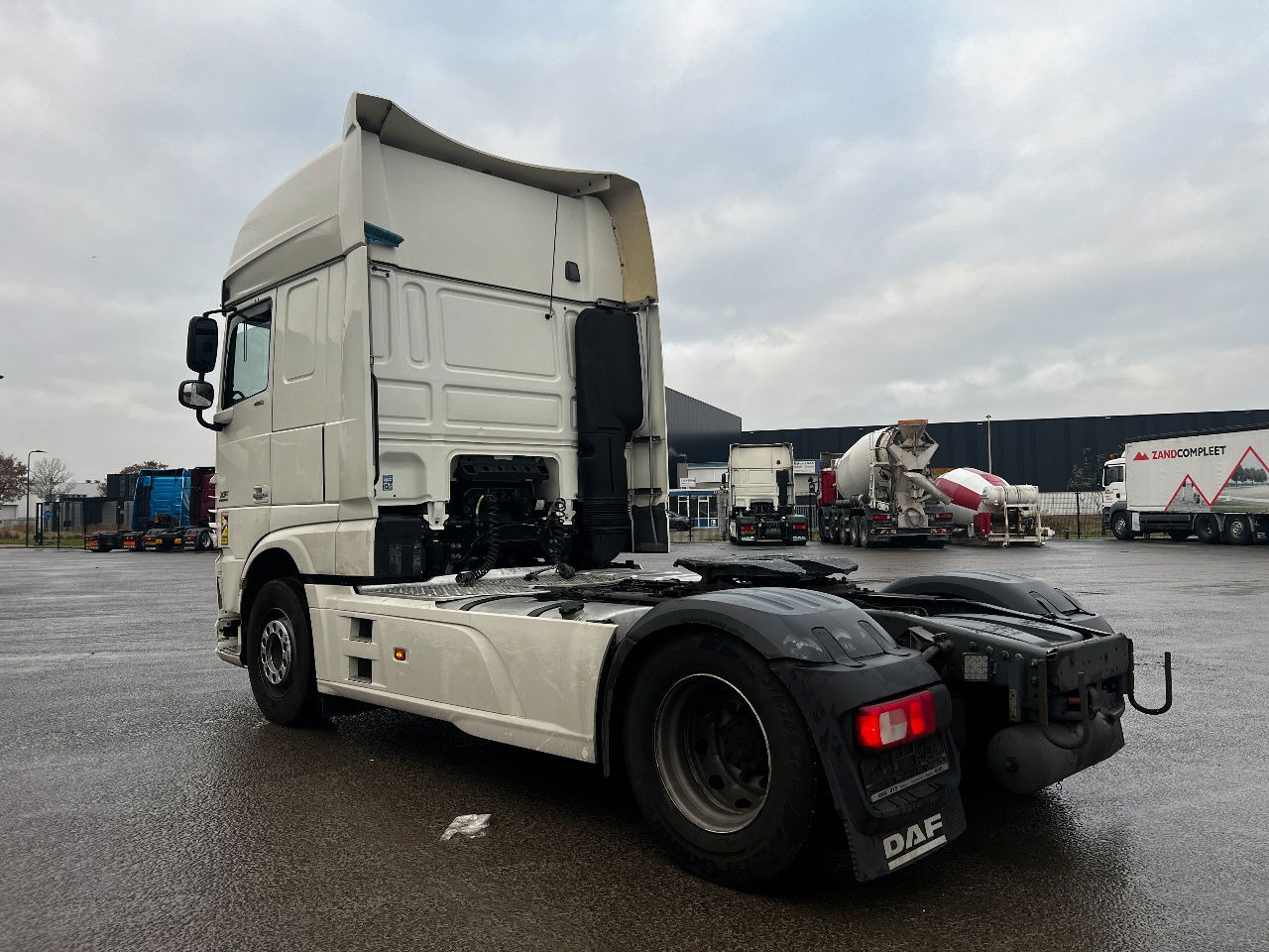 DAF XF 460 SSC, Retarder, Full spoiler - Sattelzugmaschine: das Bild 4 DAF XF 460 SSC, Retarder, Full spoiler - Sattelzugmaschine: das Bild 4