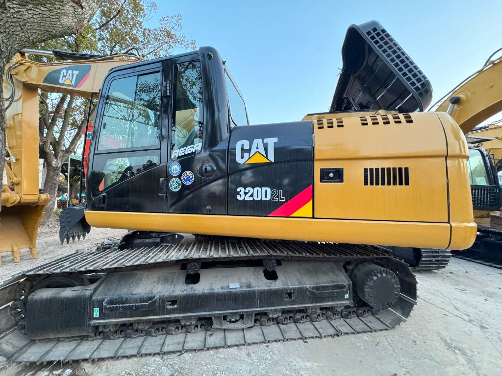 CAT 320 D-C7.1 enging - Kettenbagger: das Bild 1 CAT 320 D-C7.1 enging - Kettenbagger: das Bild 1