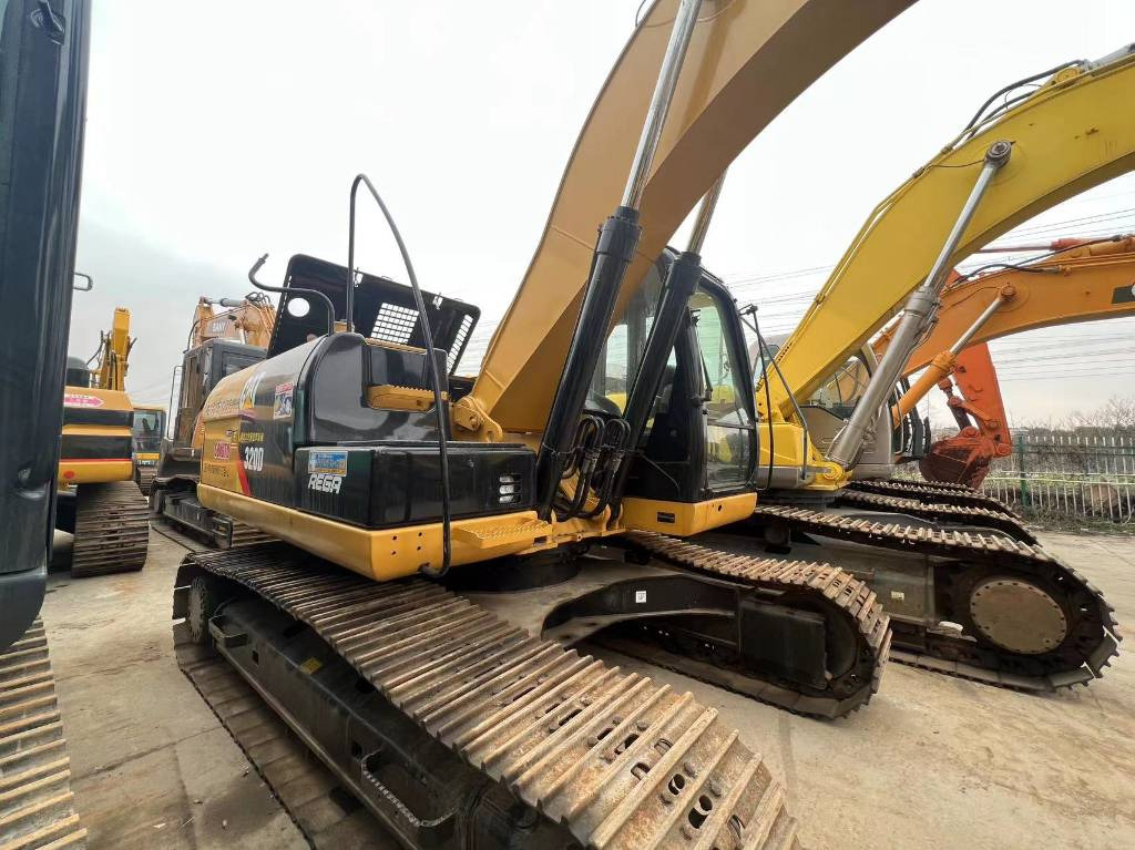 CAT 325 B L - Kettenbagger: das Bild 3 CAT 325 B L - Kettenbagger: das Bild 3