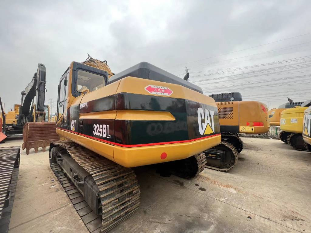 CAT 325 B L - Kettenbagger: das Bild 2 CAT 325 B L - Kettenbagger: das Bild 2