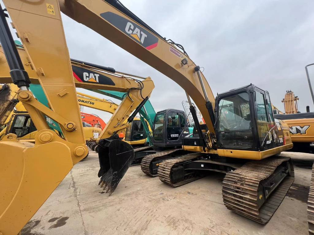 CAT 325 B L - Kettenbagger: das Bild 5 CAT 325 B L - Kettenbagger: das Bild 5