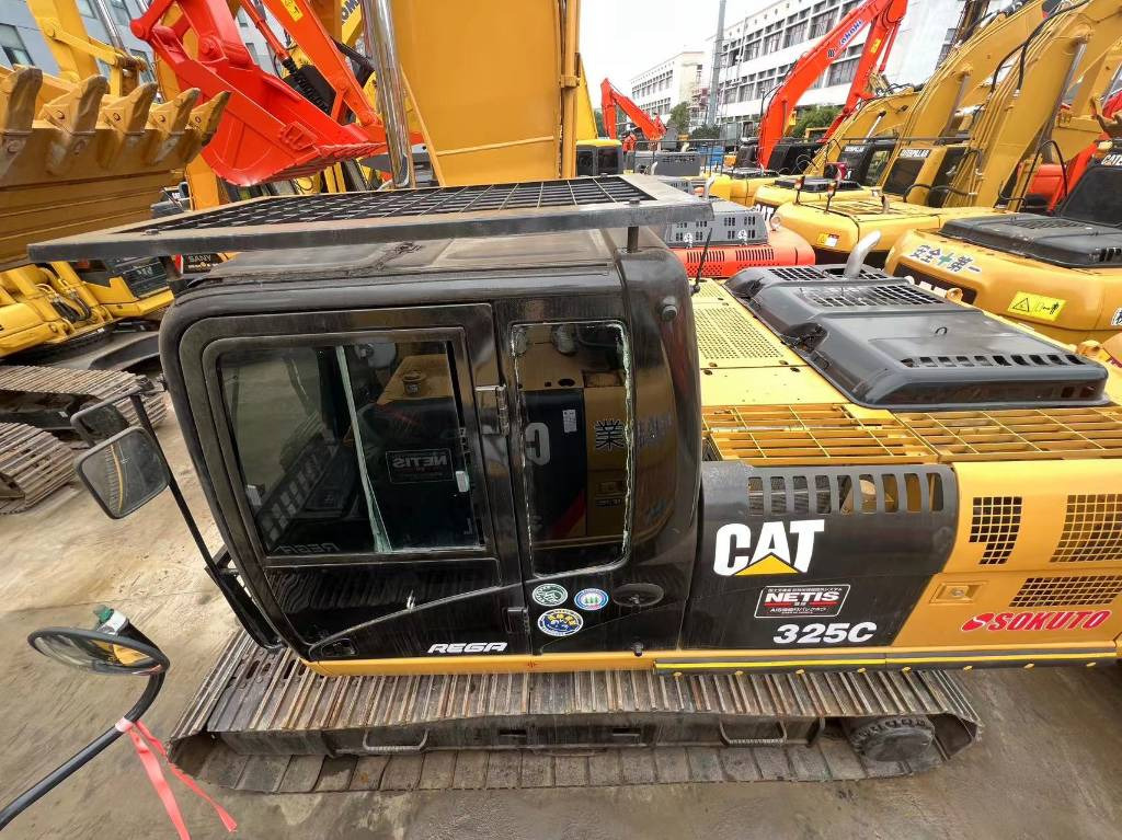 CAT 325 C - Kettenbagger: das Bild 2 CAT 325 C - Kettenbagger: das Bild 2