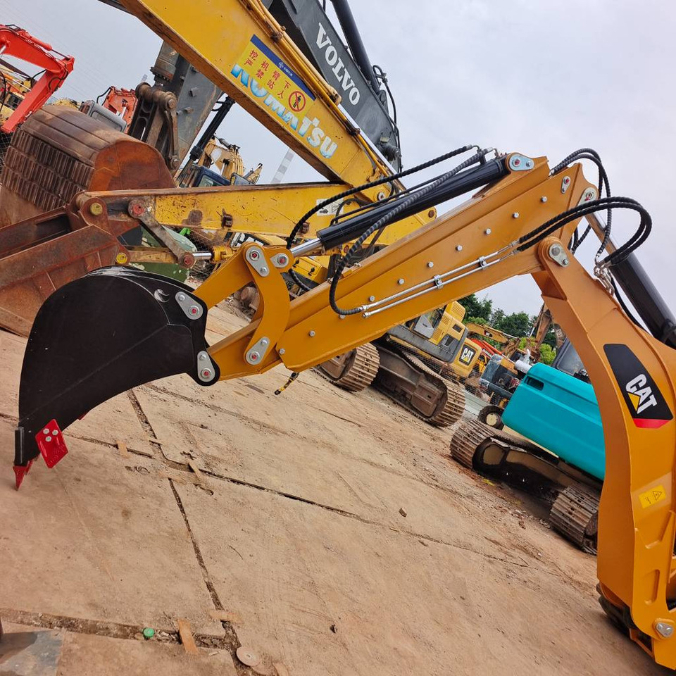 CAT 430 F 100% New - Baggerlader: das Bild 2 CAT 430 F 100% New - Baggerlader: das Bild 2