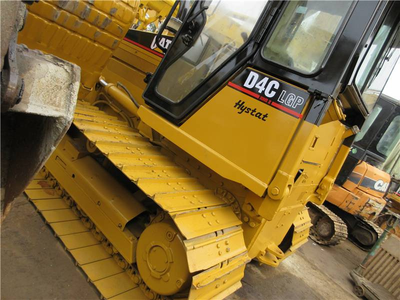 CAT D 4 C - Bulldozer: das Bild 1 CAT D 4 C - Bulldozer: das Bild 1