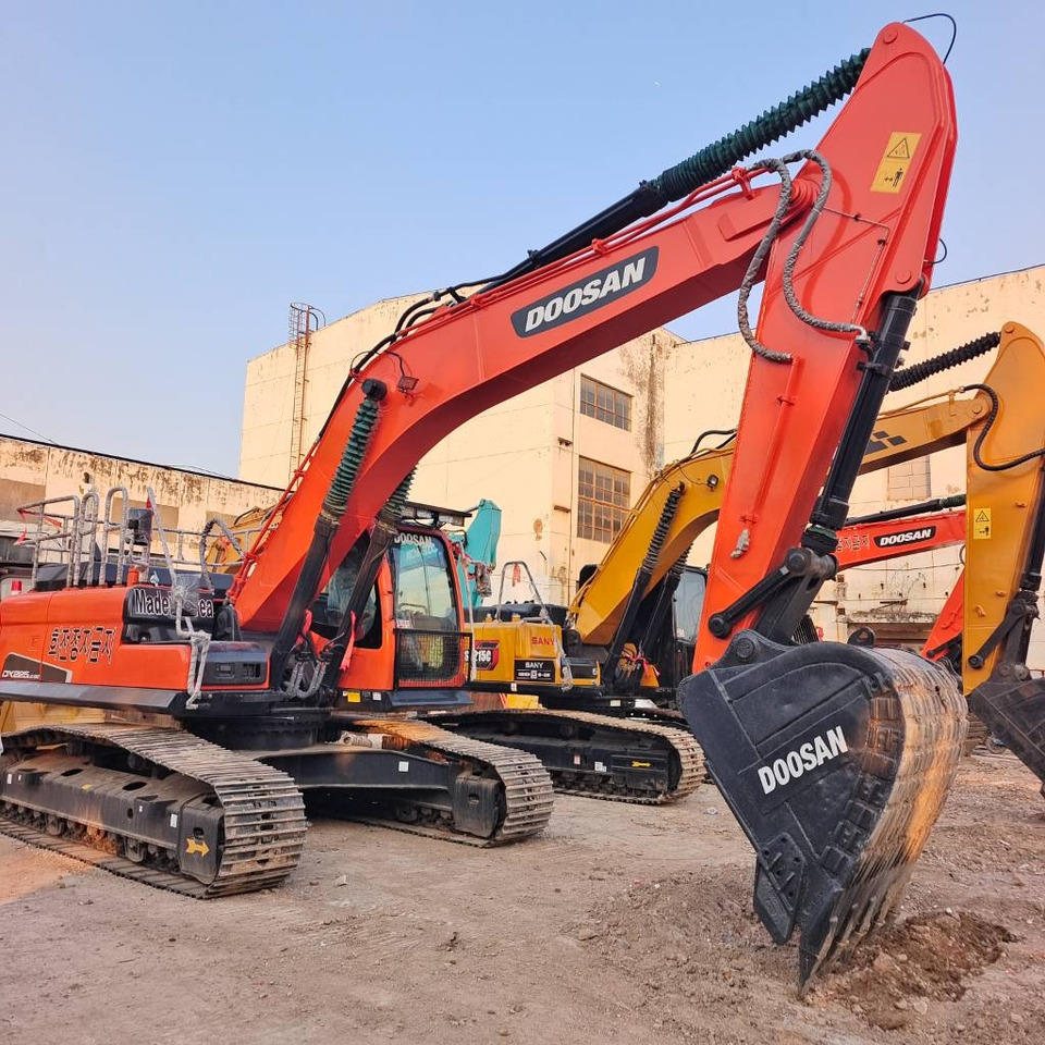 Doosan DX 225 - Kettenbagger: das Bild 1 Doosan DX 225 - Kettenbagger: das Bild 1