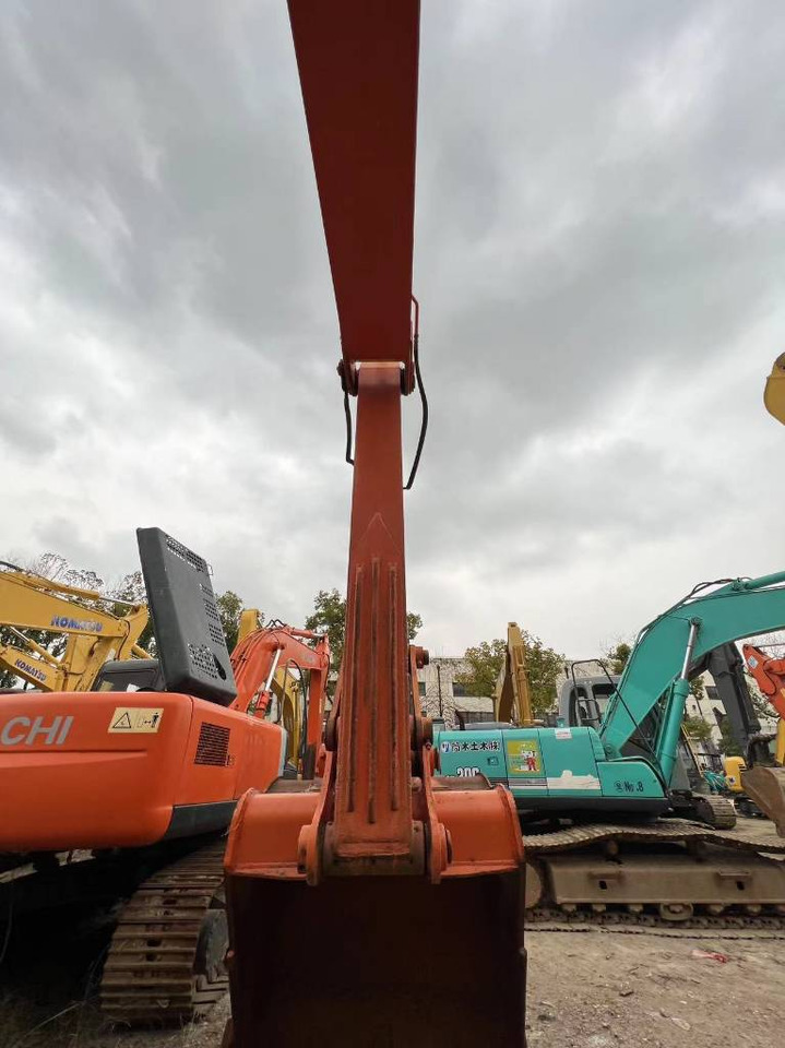 Hitachi ZX 240-3 - Kettenbagger: das Bild 3 Hitachi ZX 240-3 - Kettenbagger: das Bild 3