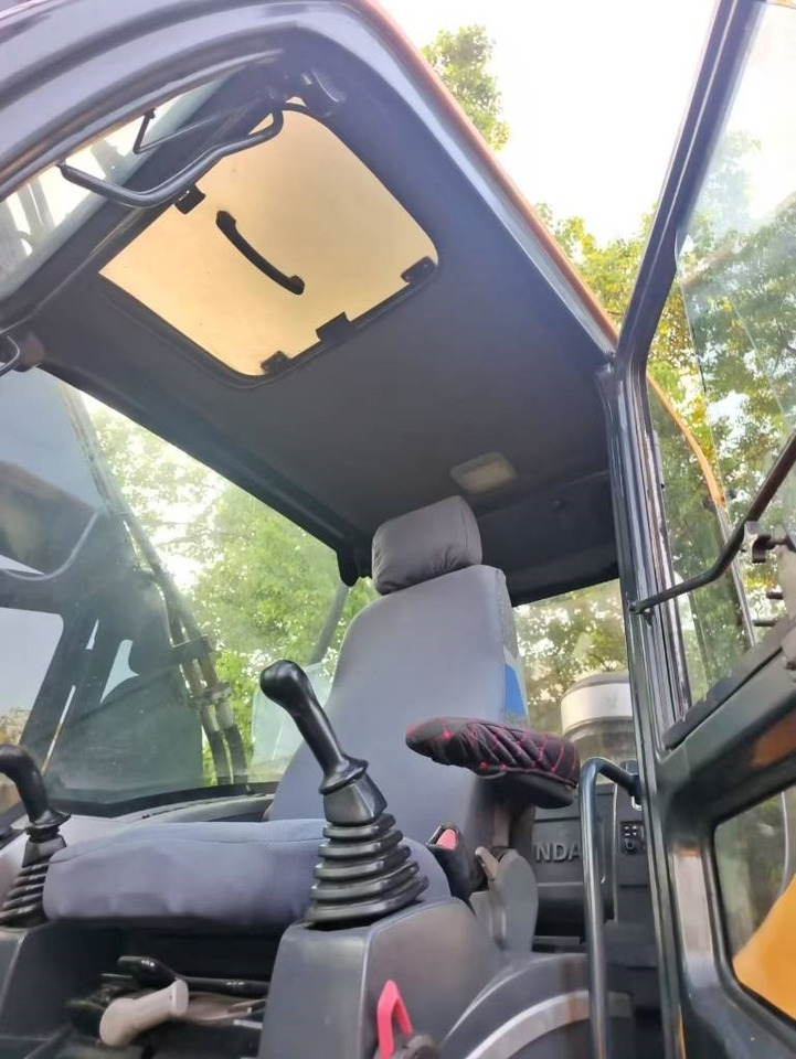 Kettenbagger Hyundai 305 LC-9S: das Bild 7