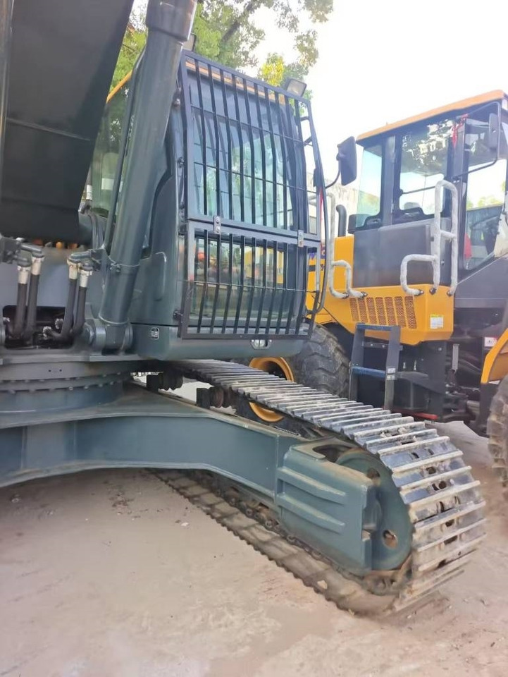 Kettenbagger Hyundai 305 LC-9S: das Bild 12