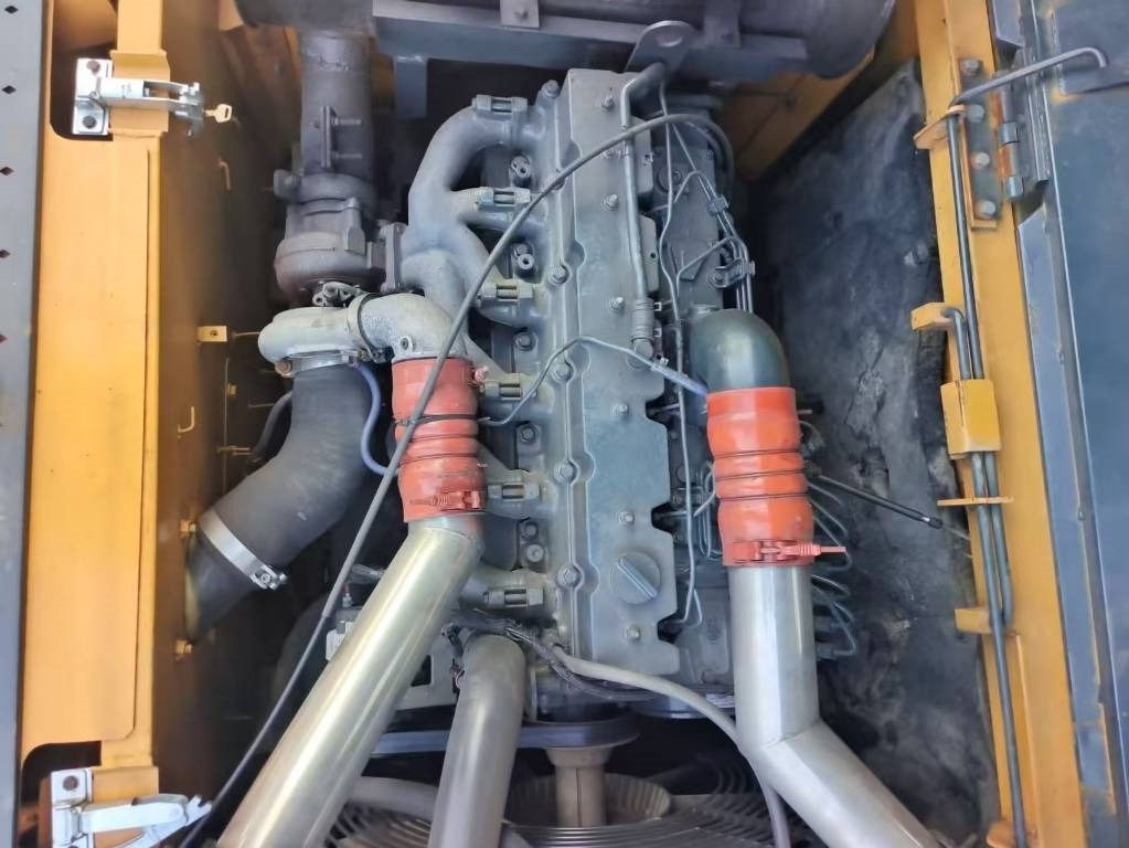 Kettenbagger Hyundai 305 LC-9S: das Bild 17