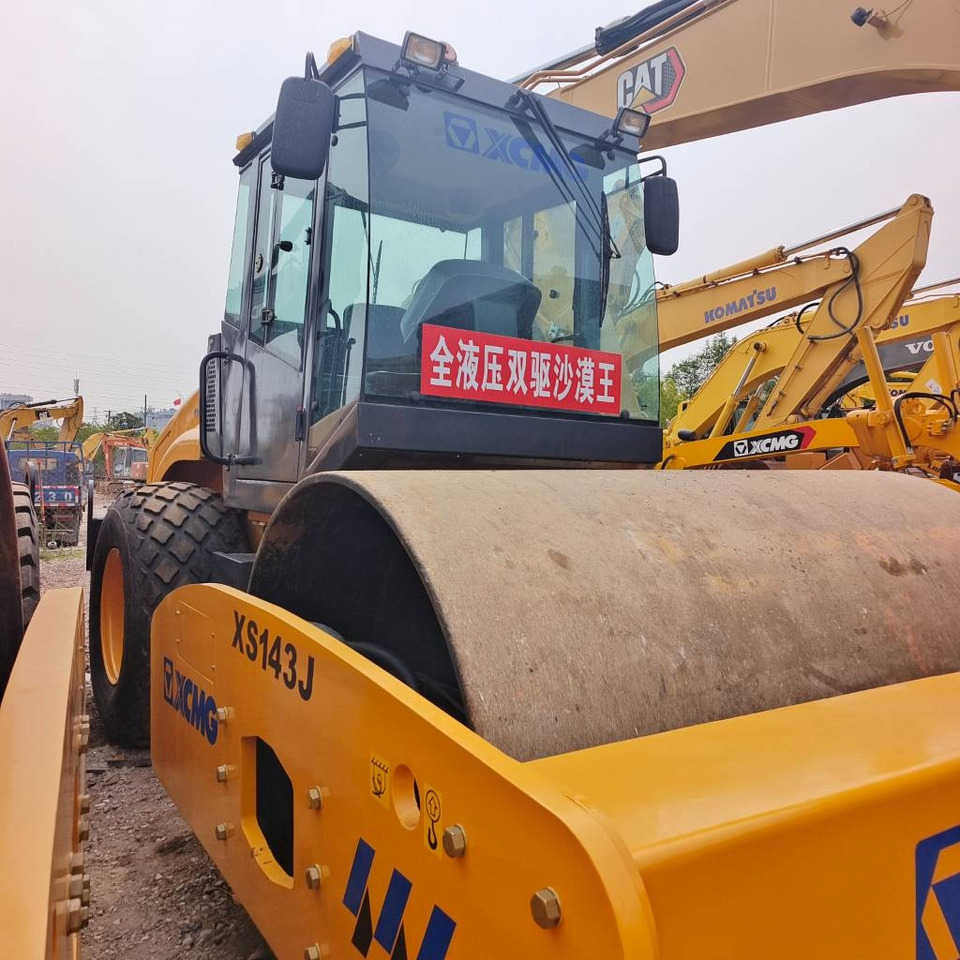 XCMG XS 143 J - Walzenzug: das Bild 1 XCMG XS 143 J - Walzenzug: das Bild 1