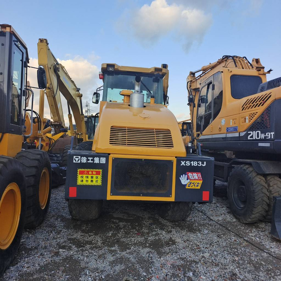 XCMG XS 183 J - Walzenzug: das Bild 1 XCMG XS 183 J - Walzenzug: das Bild 1
