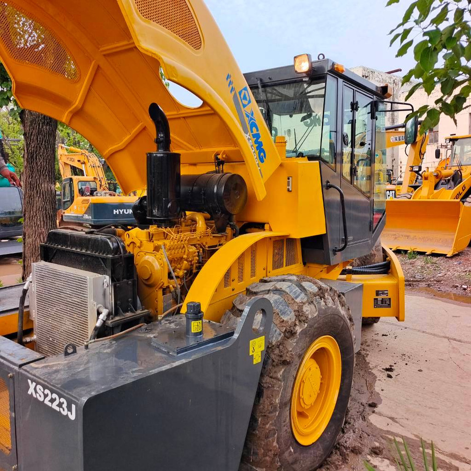 XCMG XS 223 J - Walzenzug: das Bild 1 XCMG XS 223 J - Walzenzug: das Bild 1