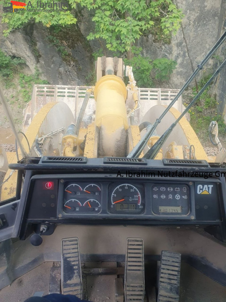 CAT 990 Zustand gut, Video vorhanden ohne Ketten!!, fertig zur Verladung - Radlader: das Bild 5 CAT 990 Zustand gut, Video vorhanden ohne Ketten!!, fertig zur Verladung - Radlader: das Bild 5