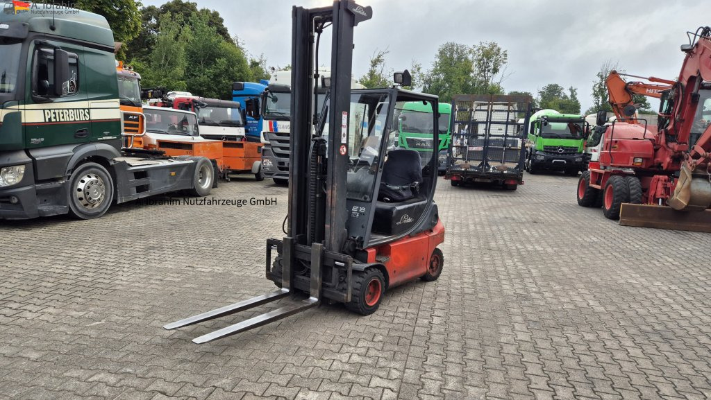 Linde E18 P Triplexmast Hubhöhe 6.60 m lt. Traglastdiagramm - Elektrostapler: das Bild 1 Linde E18 P Triplexmast Hubhöhe 6.60 m lt. Traglastdiagramm - Elektrostapler: das Bild 1