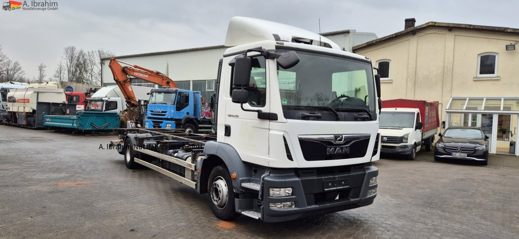 Containerwagen/ Wechselfahrgestell LKW MAN 12.250 LBW 1500 kg Dehollandia: das Bild 9