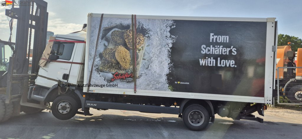 MAN TGL 8.160 4x2 Brotkoffer mit Kühlfach nicht fahrbereit ! nicht rollfähig - Kühltransporter: das Bild 1 MAN TGL 8.160 4x2 Brotkoffer mit Kühlfach nicht fahrbereit ! nicht rollfähig - Kühltransporter: das Bild 1