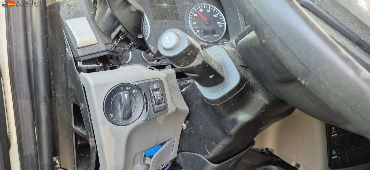 MAN TGL 8.160 4x2 Brotkoffer mit Kühlfach nicht fahrbereit ! nicht rollfähig - Kühltransporter: das Bild 2 MAN TGL 8.160 4x2 Brotkoffer mit Kühlfach nicht fahrbereit ! nicht rollfähig - Kühltransporter: das Bild 2