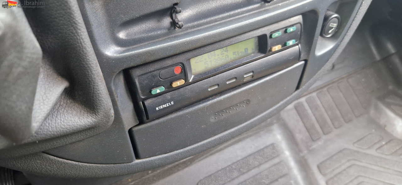 Mercedes-Benz 413 CDI Tiefkühlfächer, autom. Verkaufsklappe Basis ist ok - Kühltransporter: das Bild 2 Mercedes-Benz 413 CDI Tiefkühlfächer, autom. Verkaufsklappe Basis ist ok - Kühltransporter: das Bild 2