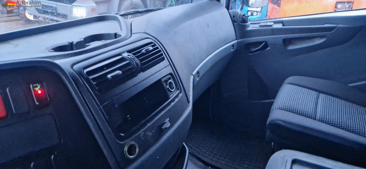 Mercedes-Benz 816 Koffer, LBW - Koffer Transporter: das Bild 2 Mercedes-Benz 816 Koffer, LBW - Koffer Transporter: das Bild 2