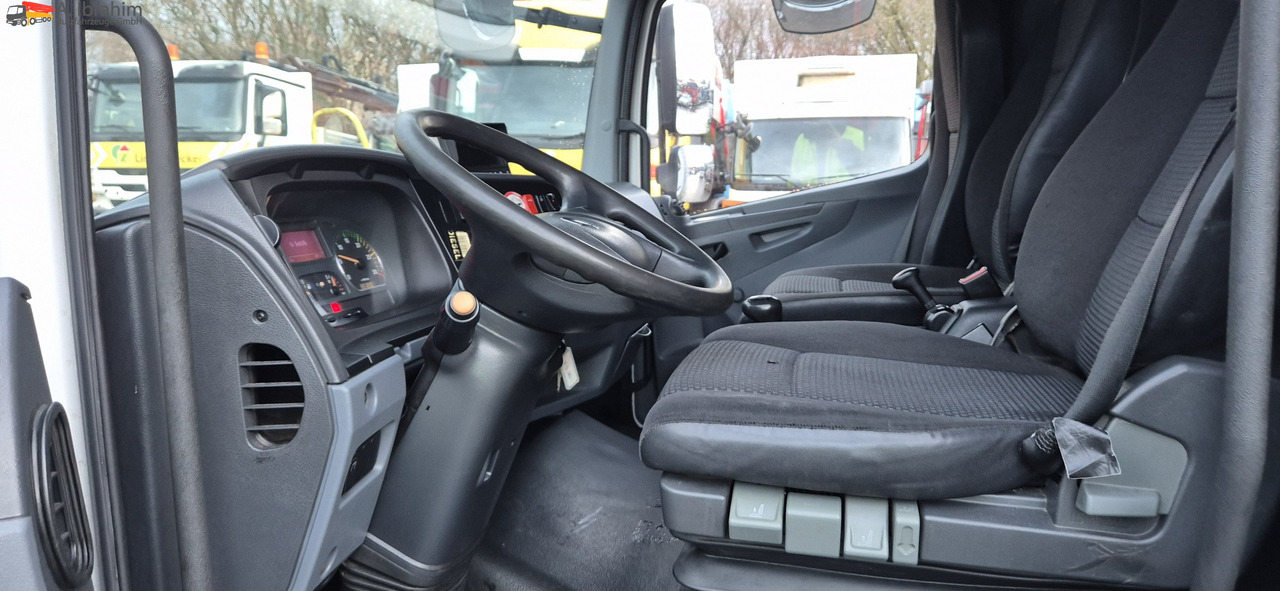 Mercedes-Benz 816L LBW, Blatt gefedert - Koffer Transporter: das Bild 5 Mercedes-Benz 816L LBW, Blatt gefedert - Koffer Transporter: das Bild 5