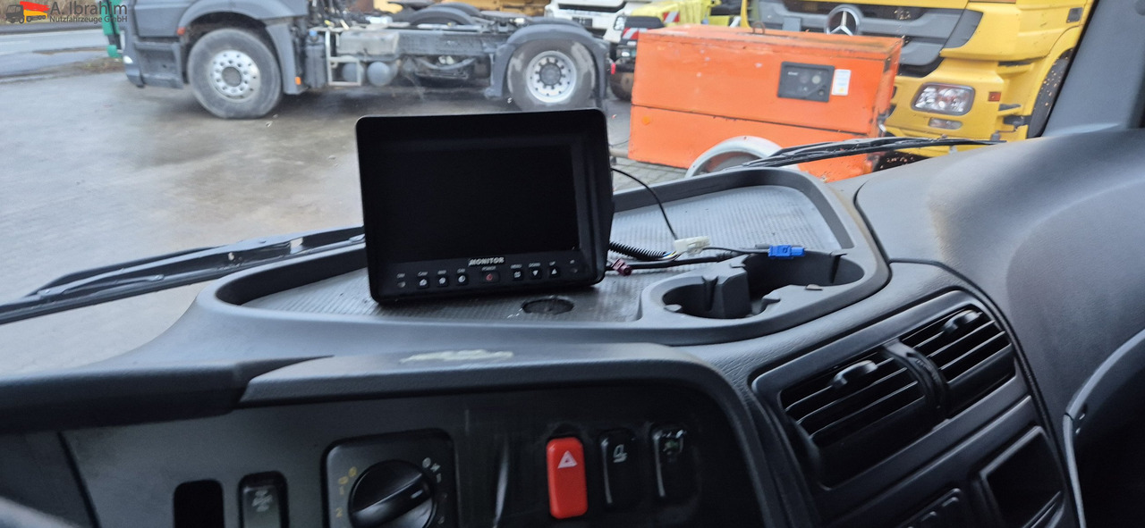 Mercedes-Benz 818L LBW, Luftfederung - Koffer Transporter: das Bild 2 Mercedes-Benz 818L LBW, Luftfederung - Koffer Transporter: das Bild 2