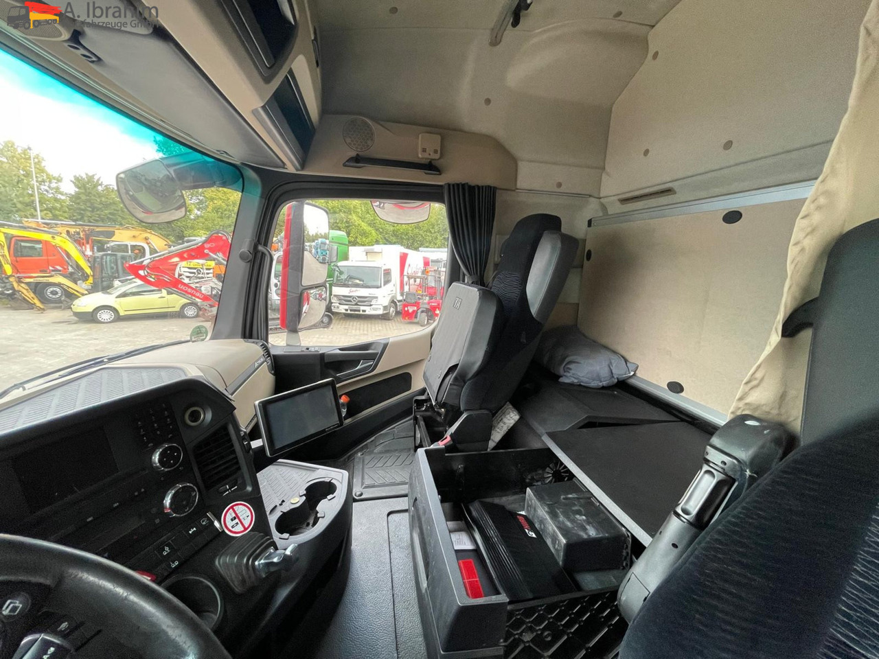 Mercedes-Benz Actros 2545 6x2 Pritsche Kran HIAB 166 | Lift-Lenkachse - Pritsche LKW, Autokran: das Bild 3 Mercedes-Benz Actros 2545 6x2 Pritsche Kran HIAB 166 | Lift-Lenkachse - Pritsche LKW, Autokran: das Bild 3