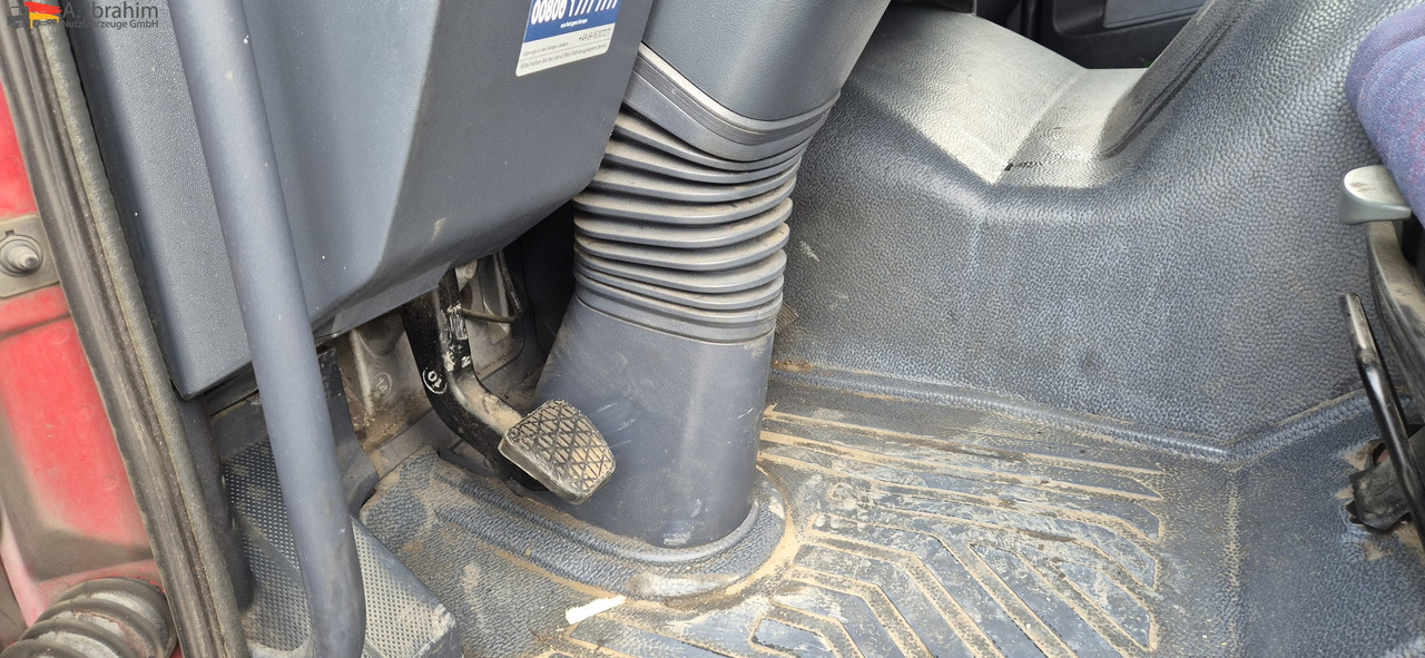 Mercedes-Benz Atego 823 LBW | Radstand 4900 mm | 7.2 m Pritsche Klima | 3 Pedals - Planen Transporter: das Bild 4 Mercedes-Benz Atego 823 LBW | Radstand 4900 mm | 7.2 m Pritsche Klima | 3 Pedals - Planen Transporter: das Bild 4