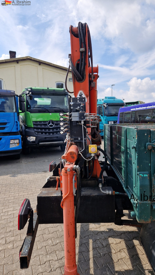 Pritsche Transporter Mercedes-Benz DB 813 Pritsche Kran H- Kennzeichen,Oldtimer ein Stück Geschichte: das Bild 12