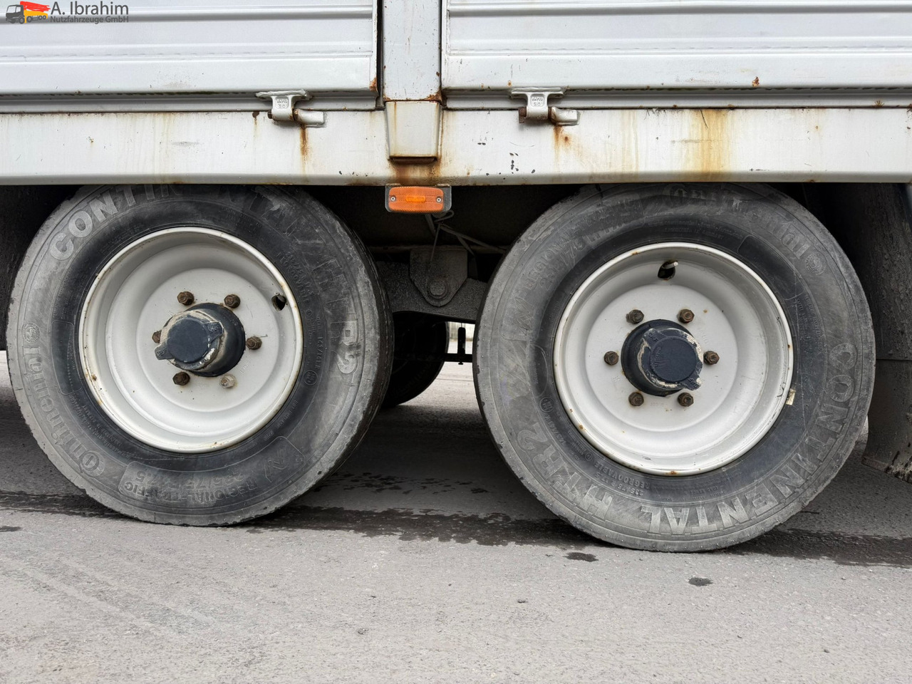 Obermaier TUE110 SDAH Tieflader | | Trommelbremse | Rampen | 7.2 Plattform | Stützfuß vorne - Tieflader Anhänger: das Bild 3 Obermaier TUE110 SDAH Tieflader | | Trommelbremse | Rampen | 7.2 Plattform | Stützfuß vorne - Tieflader Anhänger: das Bild 3