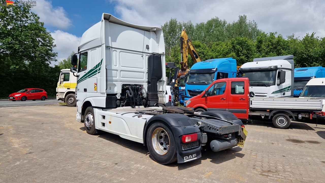 Sattelzugmaschine Daf XF460 Superspacecab, 2x Tank, Retarder: das Bild 11