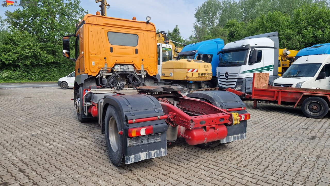 Sattelzugmaschine Mercedes-Benz 1840 3x 1840, 2x 1846: das Bild 13