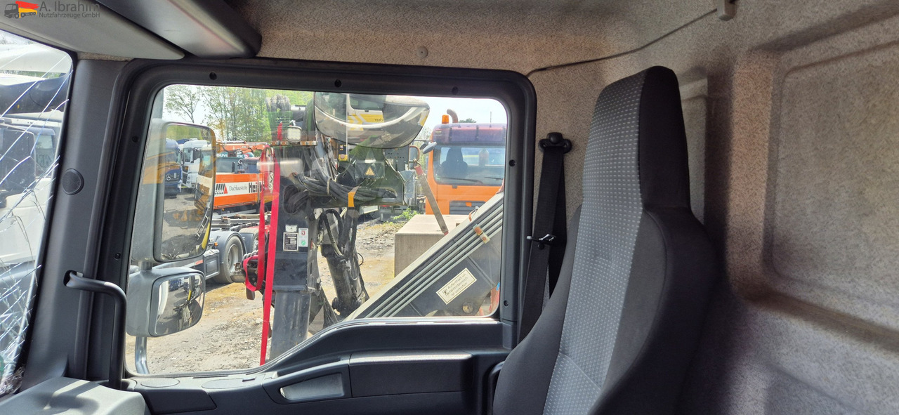 MAN TGL 8.150 4X2 BL Unfallschaden bedingt fahrbereit, Motor ok - Transporter: das Bild 3 MAN TGL 8.150 4X2 BL Unfallschaden bedingt fahrbereit, Motor ok - Transporter: das Bild 3