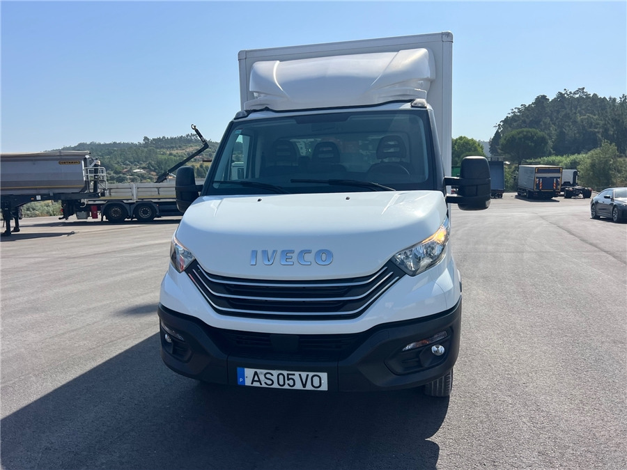 Iveco 35C16HA8 - Koffer LKW: das Bild 2 Iveco 35C16HA8 - Koffer LKW: das Bild 2