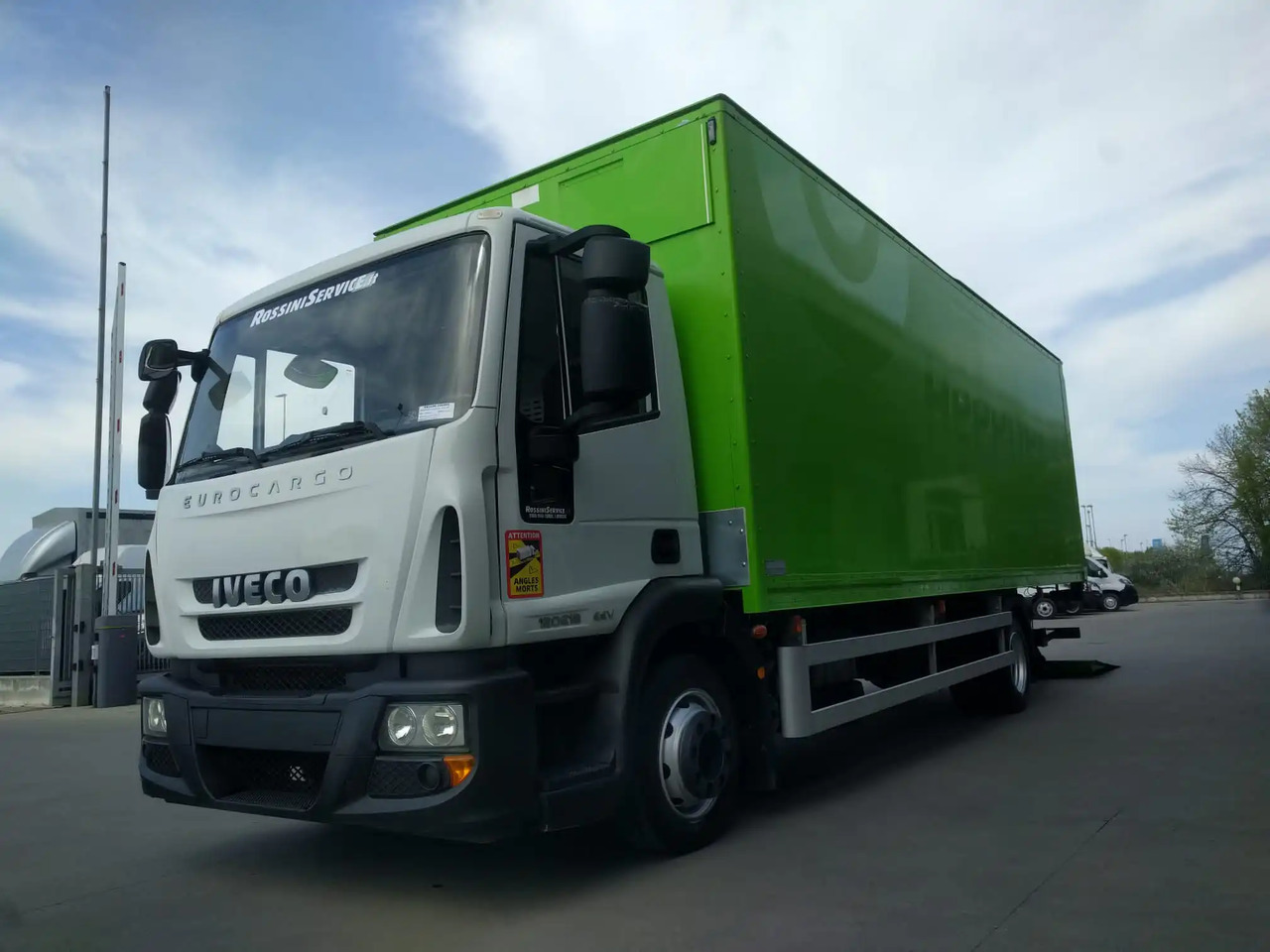 IVECO EUROCARGO 120E18 - Koffer LKW: das Bild 2 IVECO EUROCARGO 120E18 - Koffer LKW: das Bild 2