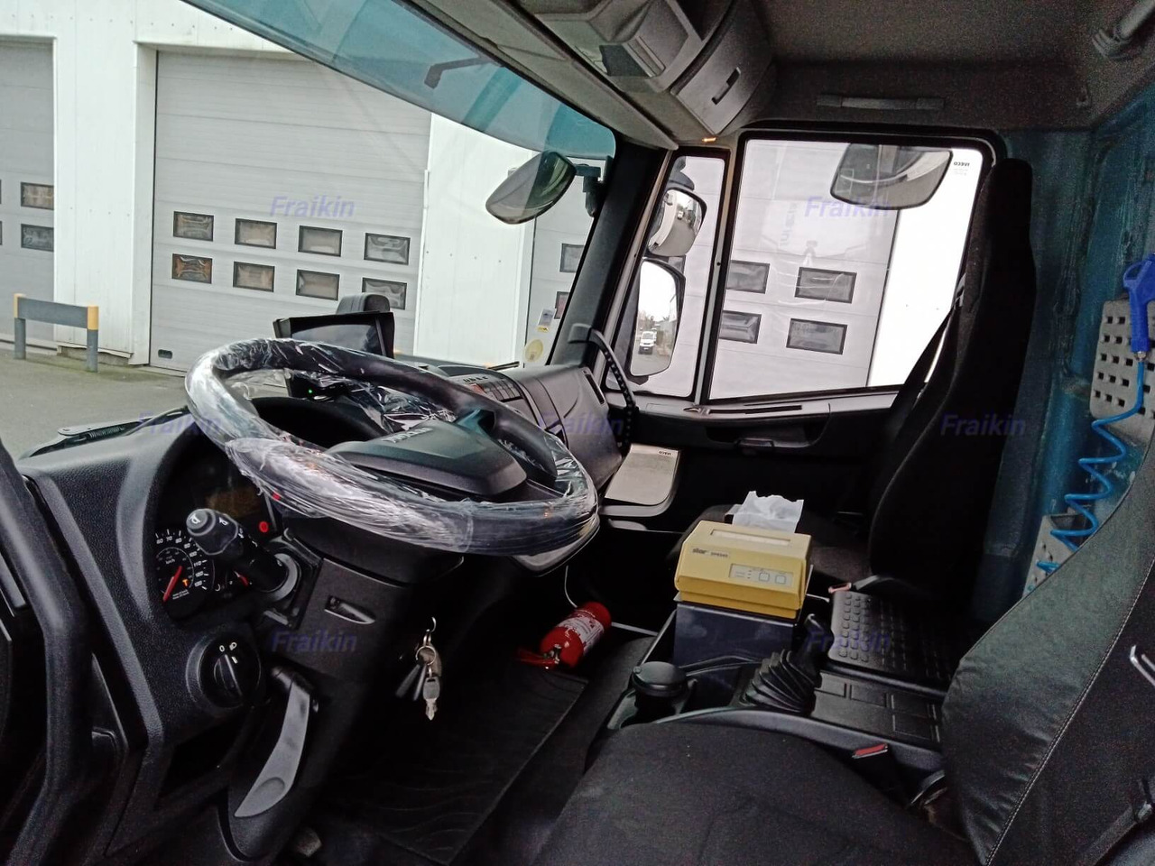 IVECO EUROCARGO 180EL32P EURO 6 - Koffer LKW: das Bild 3 IVECO EUROCARGO 180EL32P EURO 6 - Koffer LKW: das Bild 3