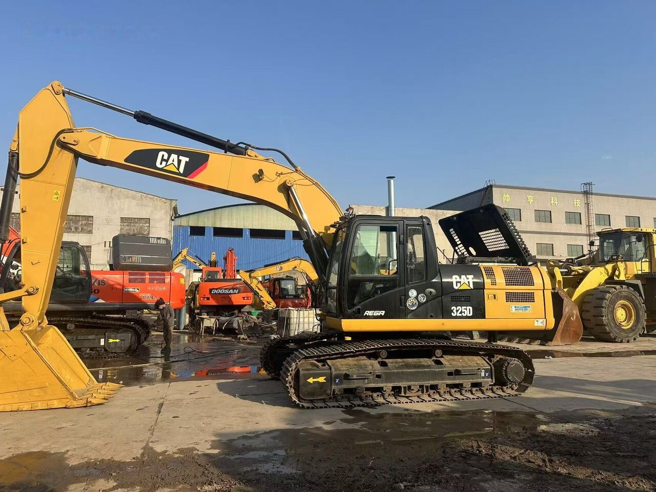 Caterpillar 325D - Kettenbagger: das Bild 2 Caterpillar 325D - Kettenbagger: das Bild 2