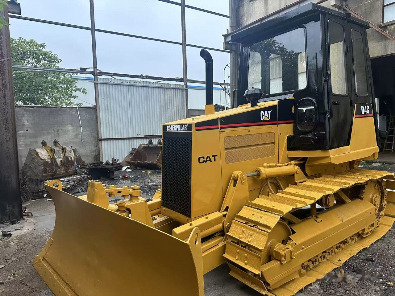 Caterpillar D4C - Bulldozer: das Bild 5 Caterpillar D4C - Bulldozer: das Bild 5