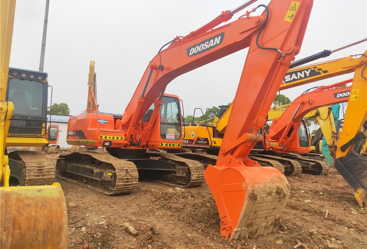 Doosan DH220LC-7 - Kettenbagger: das Bild 3 Doosan DH220LC-7 - Kettenbagger: das Bild 3