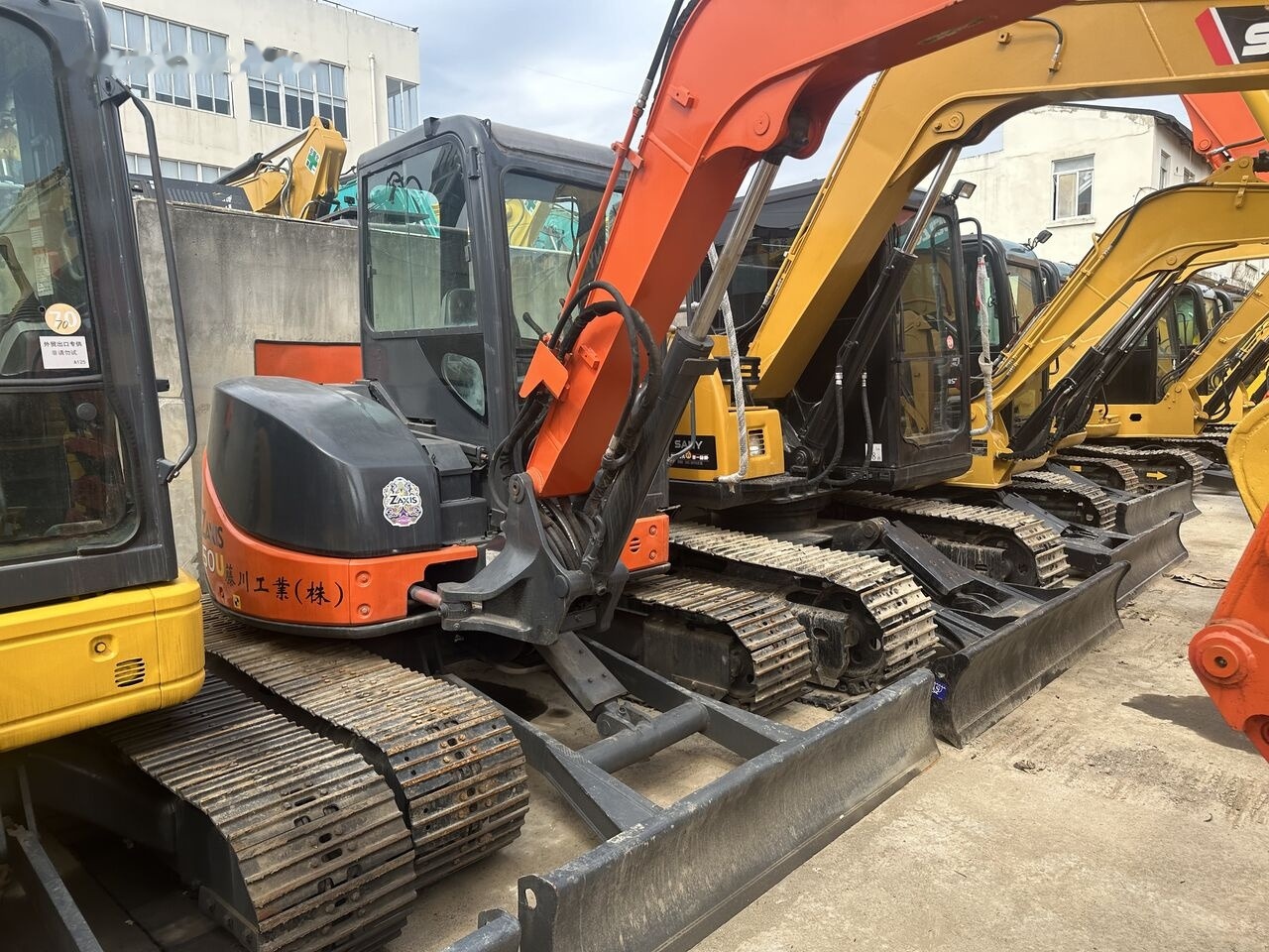 Hitachi ZX50U-2 - Minibagger: das Bild 3 Hitachi ZX50U-2 - Minibagger: das Bild 3
