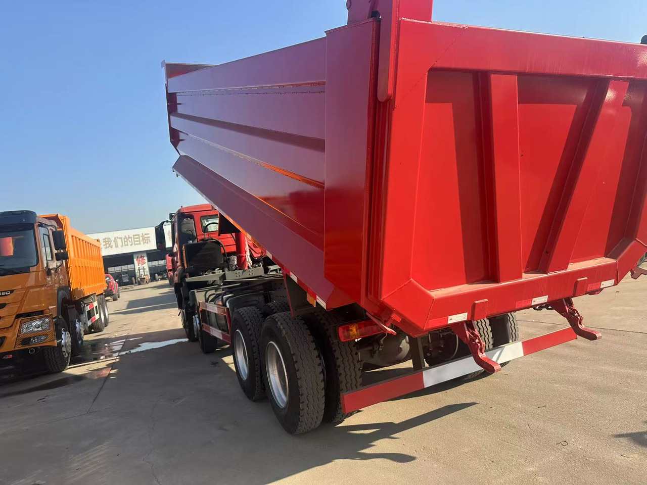 Howo HAOHAN DUMP TRUCK 8X4 - Kipper: das Bild 4 Howo HAOHAN DUMP TRUCK 8X4 - Kipper: das Bild 4