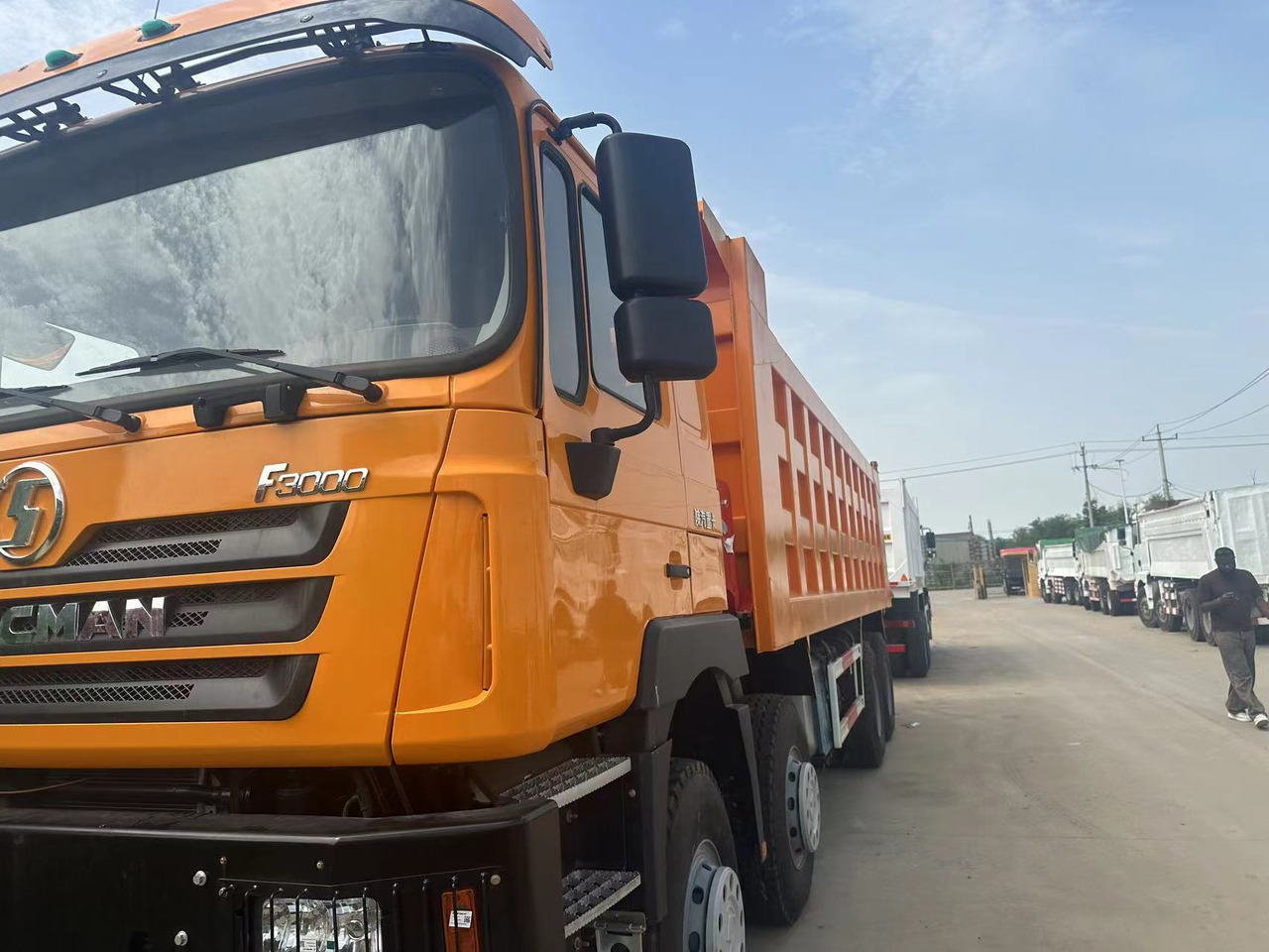 Shacman F3000 8x4 - Kipper: das Bild 1 Shacman F3000 8x4 - Kipper: das Bild 1